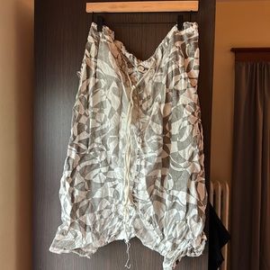 Magnolia Pearl linen drop bottom pants